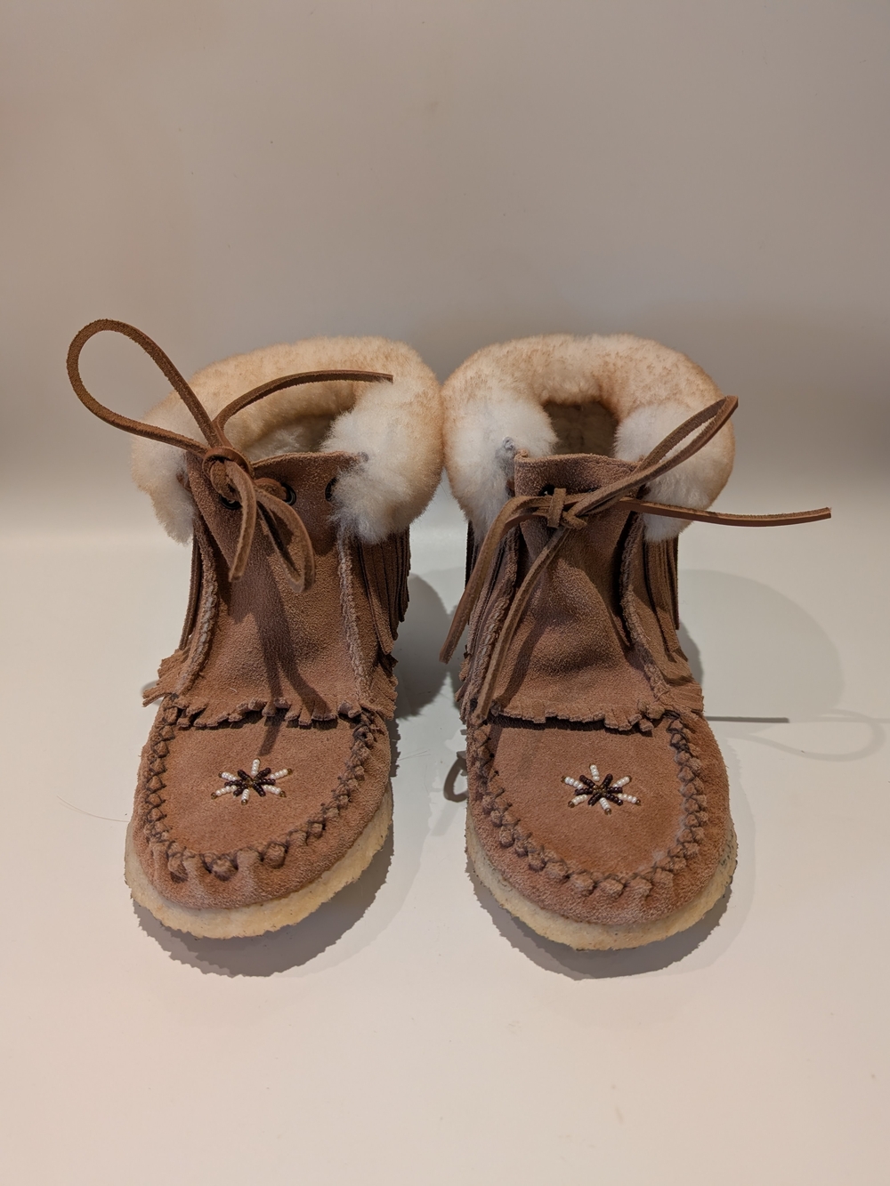 Women's Size 5 Laurentian Chief Shearling Moccasin Boots